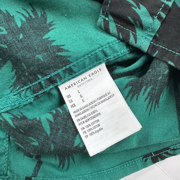 Men’s J. Crew Short Sleeved Shirt
Size Large​ - Picture 4 of 6